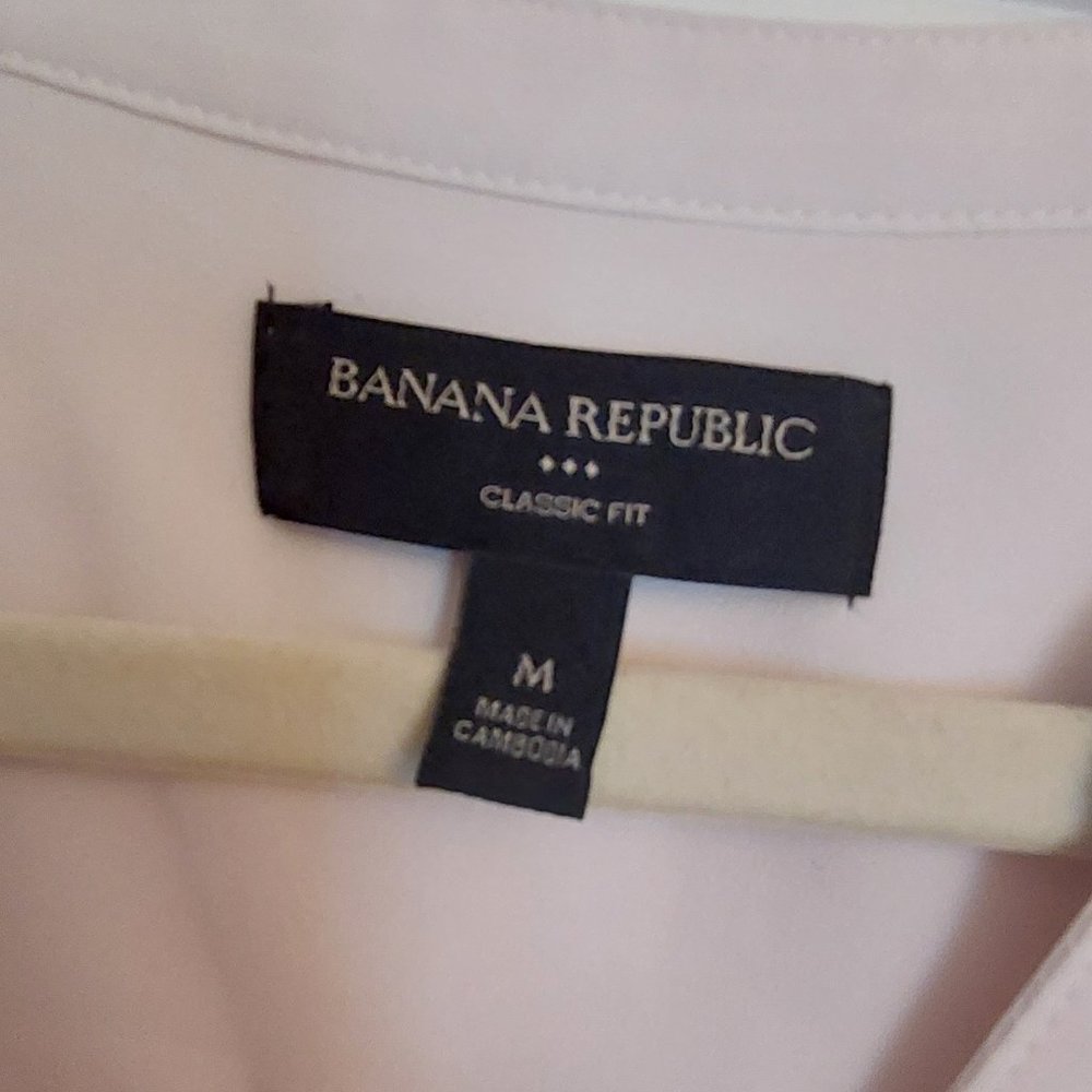Lightly Used Dusty Pink Silky Banana Republic Blouse Size Medium - Picture 4 of 5